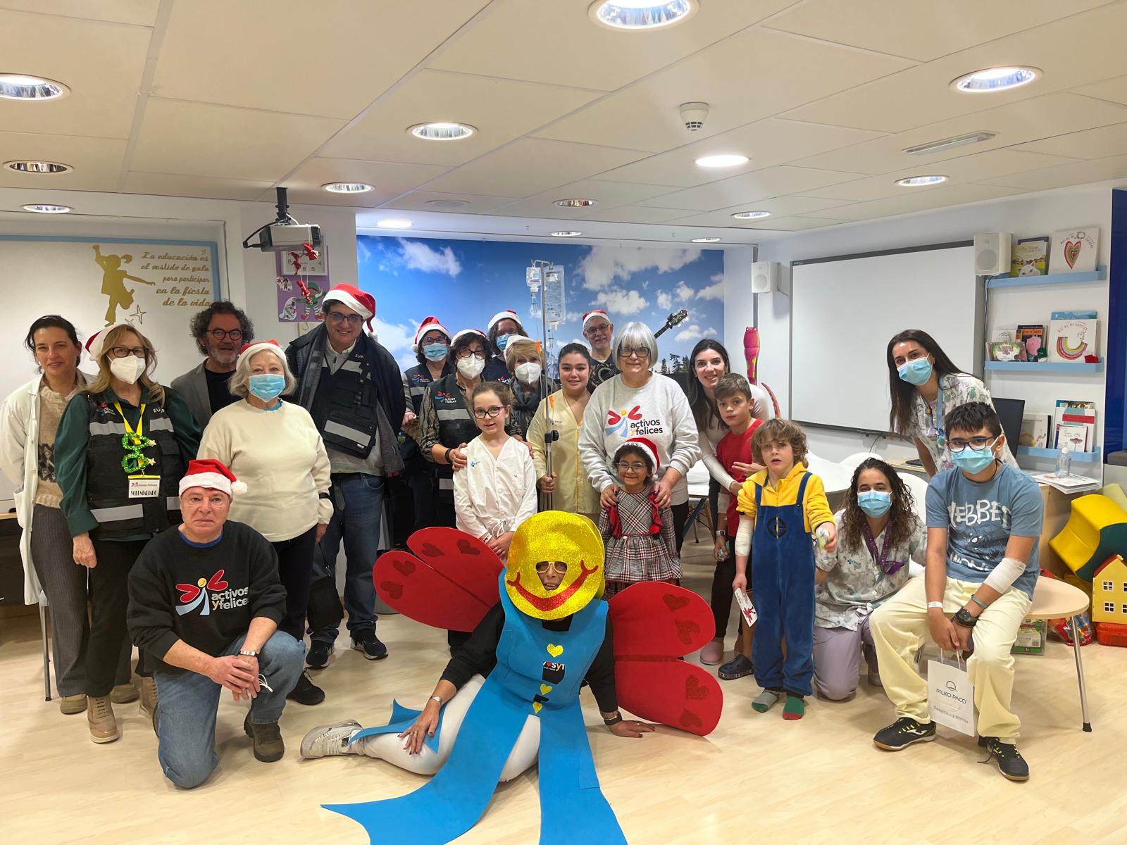 Magia, Respiración y Música: «Activos y Felices» lleva la Navidad a Pediatría del Hospital de León