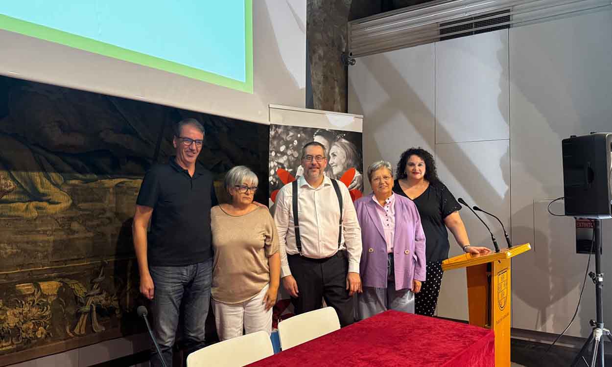 El Palacio del Conde Luna de León acoge una conferencia sobre trastornos mentales con respaldo institucional